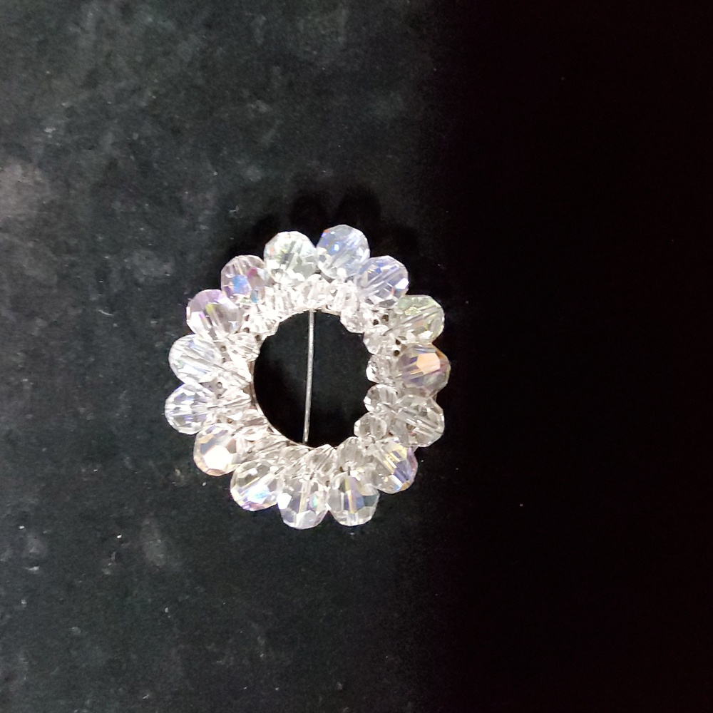 Vintage AB circle iridescent brooch - Picture 2 of 4